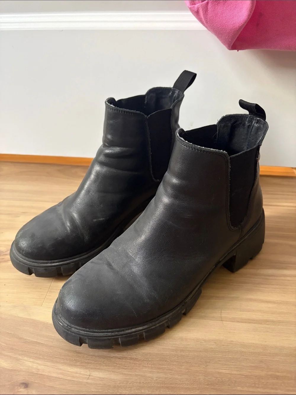 Steve Madden Black Chelsea Lug Booties